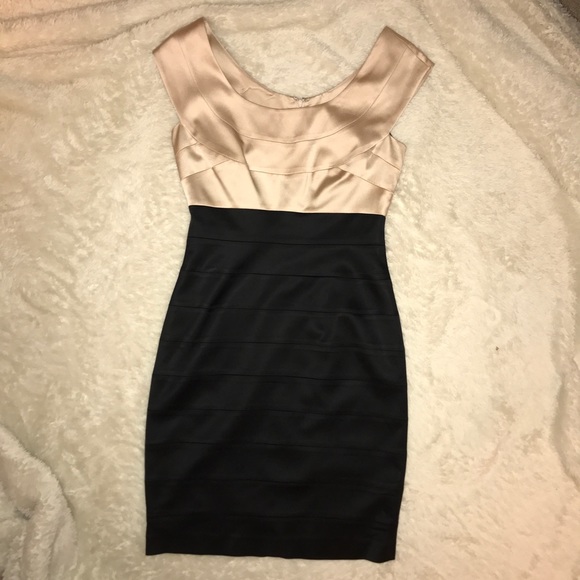 Madderson London Dresses & Skirts - Maggy London Gold & Black Dress